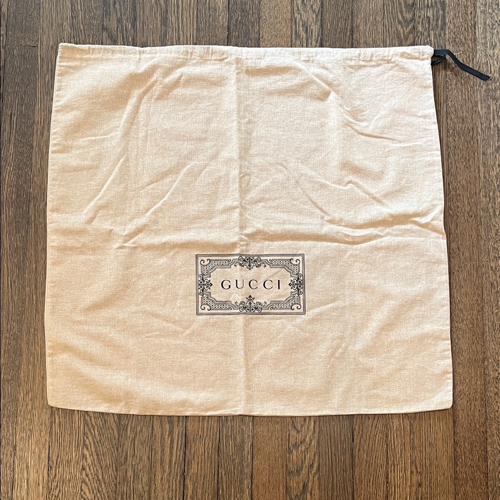 LUGGAGE Gucci dust bag